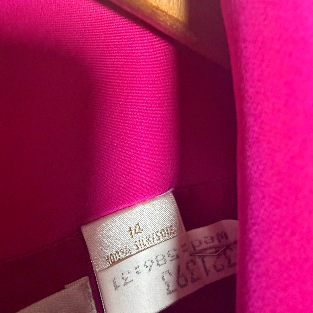 Dana Buchman Fuchsia Blazer Buttoned 100% Silk 14 - Picture 7 of 7